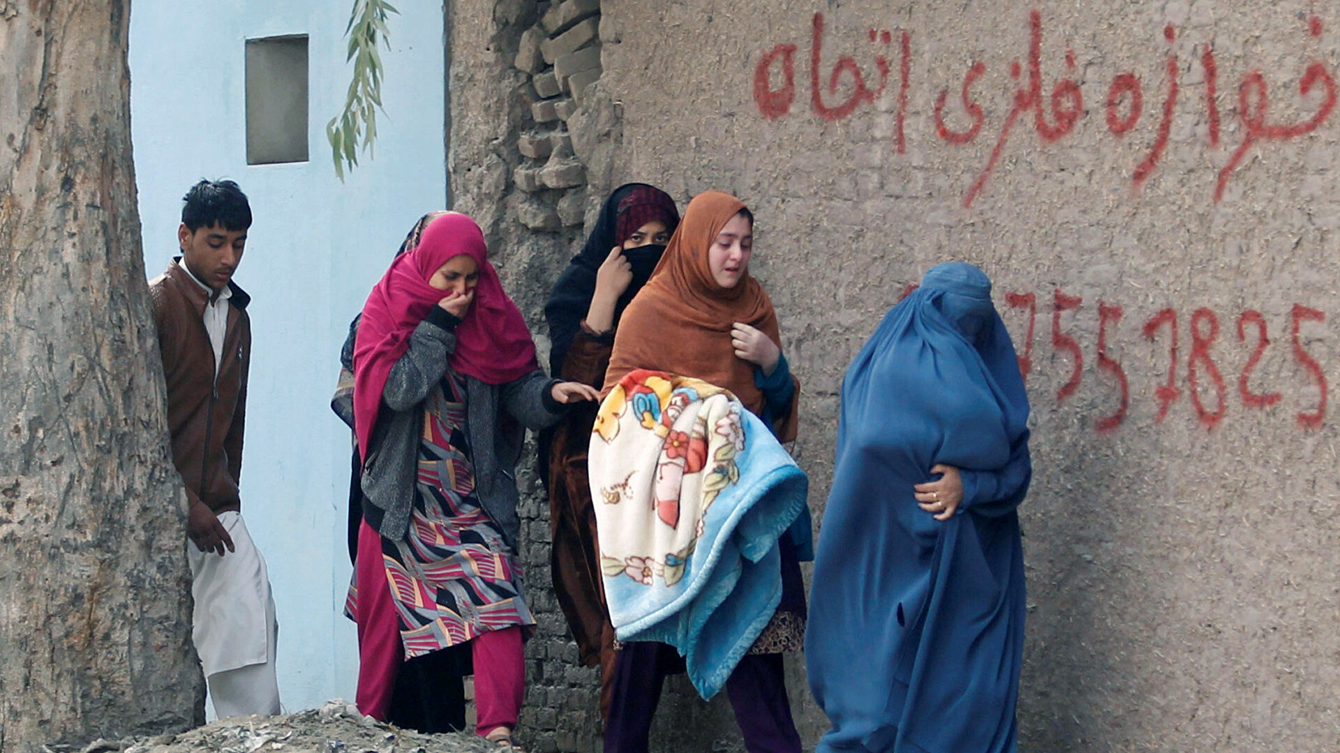 طالبان: زنان حق رفتن به حمام عمومی ندارند!