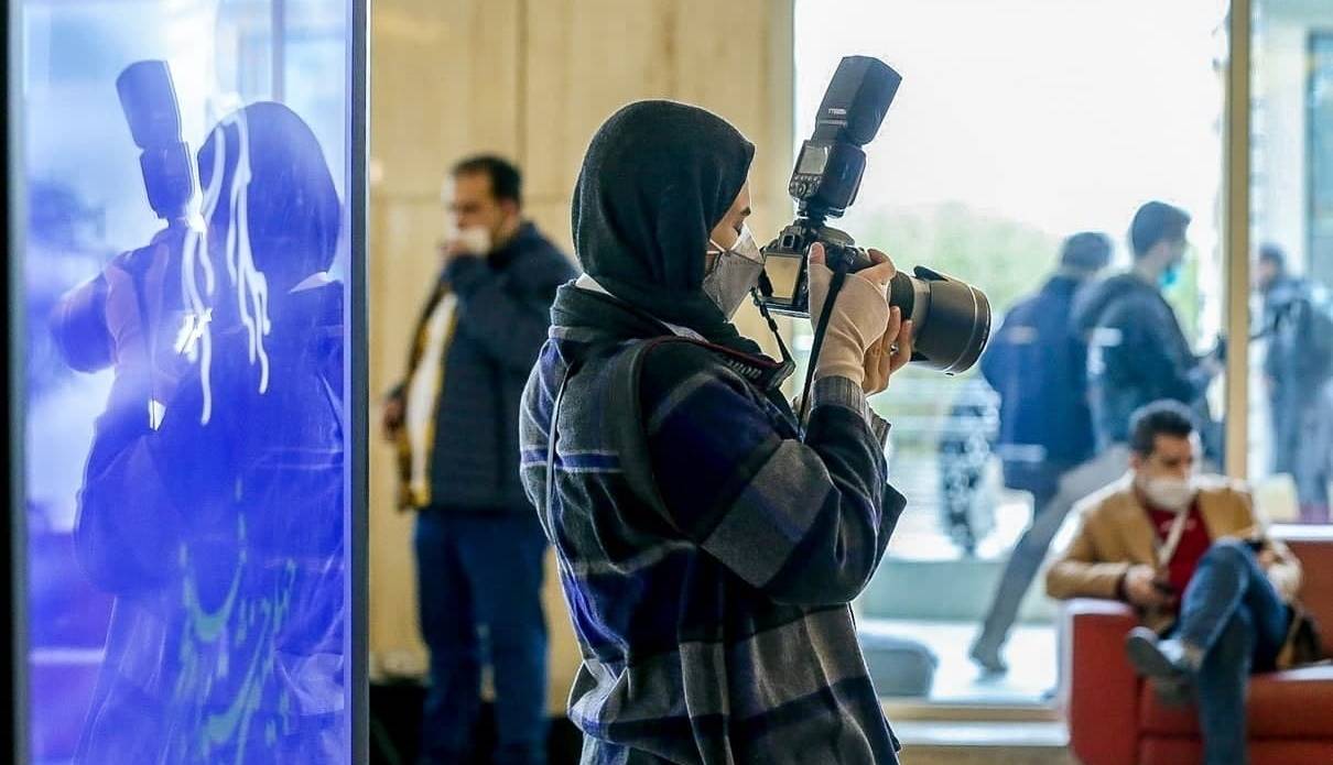 با قرمز شدن تهران حضور عکاسان در «کاخ جشنواره» محدود شد