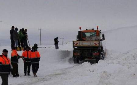 برف ۶۵۰ روستای لرستان را محاصره کرد