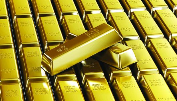 افت قیمت طلا از مرز ۱۹۰۰ دلار