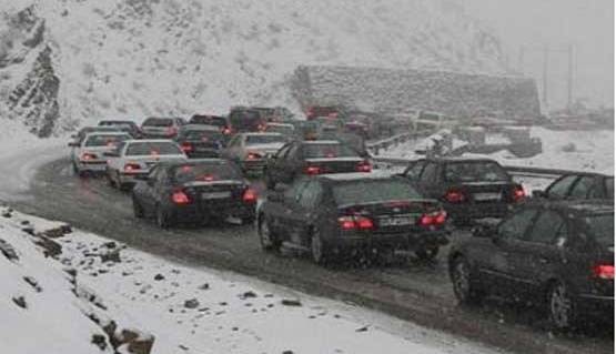 برف و باران در جاده‌های ۲۱ استان