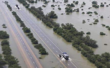 هشدار جاری شدن روان‌ آب در مسیل‌ها و لغزندگی جاده‌های 16 استان