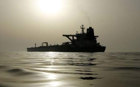 توقیف کشتی خارجی با 220 هزار لیتر سوخت قاچاق در خلیج فارس