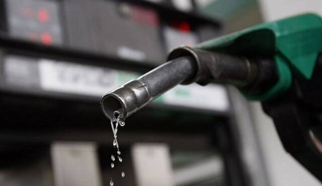 نگاهی به قیمت بنزین در کشور