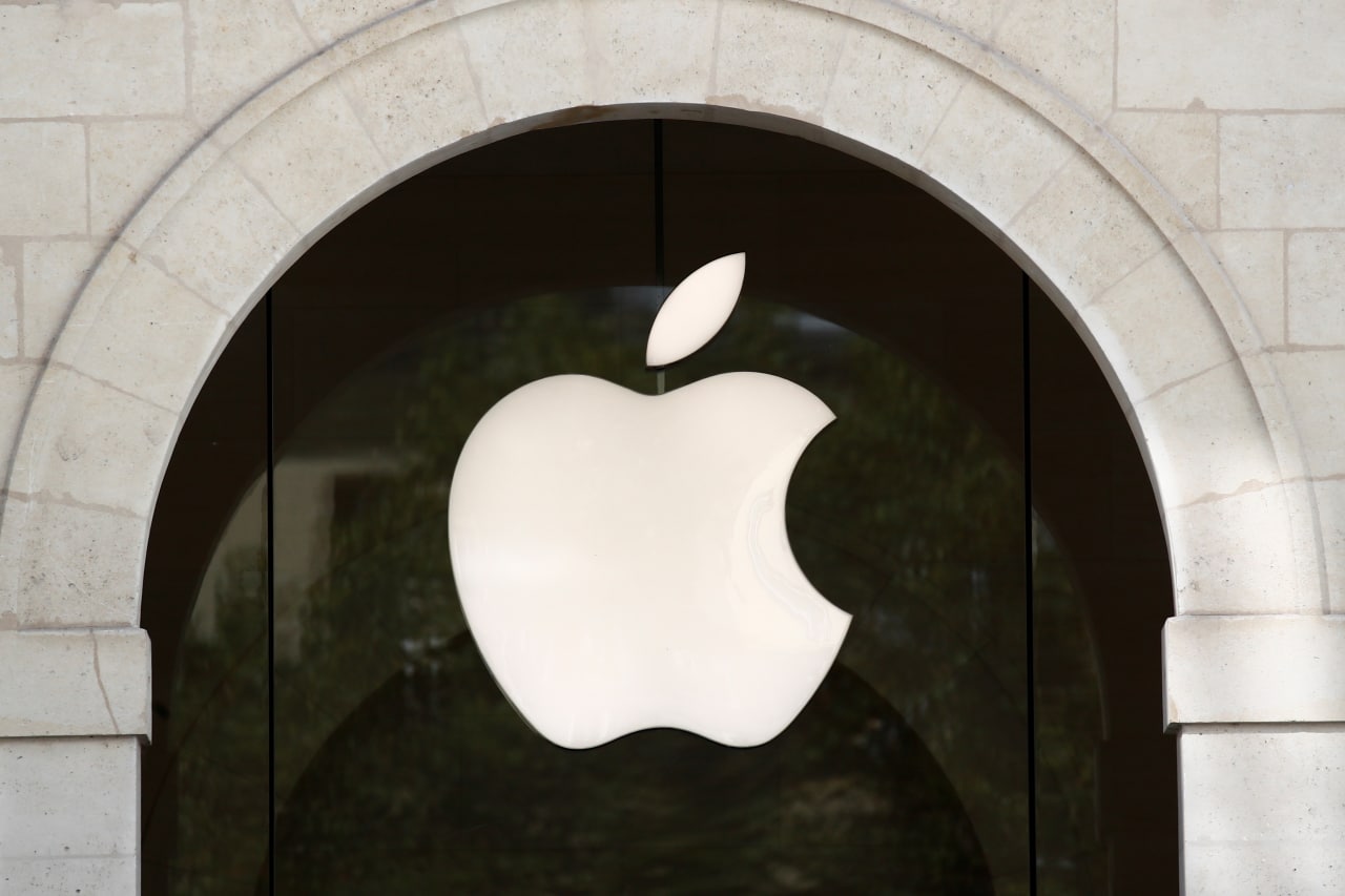 اپل، متا را به دلیل دریافت کارمزد پلتفرم‌های متاورسی «ریاکار» نامید