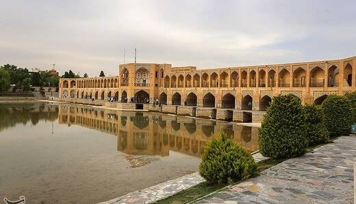بلایی که باز و بسته شدن آب در زاینده رود بر سر پل‌های تاریخی اصفهان می‌آورد