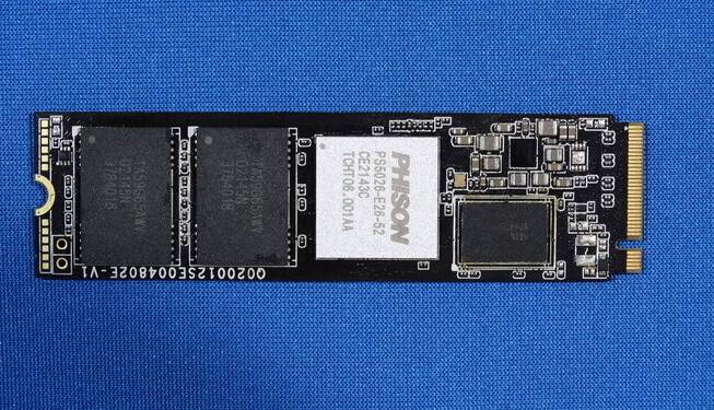 رکوردشکنی یک SSD با سرعت باورنکردنی 12 گیگابایت بر ثانیه!