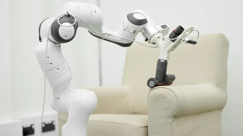 رونمایی از رباتی که به خانه‌داری کمک می‌کند