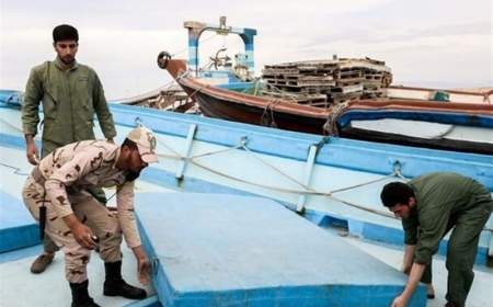 توقیف یک شناور در جزیره قشم؛ ۹ خدمه بازداشت شدند
