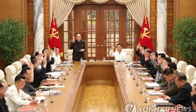 جلسه کمیته سیاستگذاری کره‌ شمالی بدون "کیم جونگ اون" برگزار شد