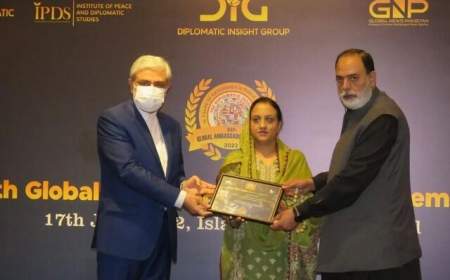 اعطای جایزه سفیر جهانی ۲۰۲۲ به سفیر ایران در پاکستان