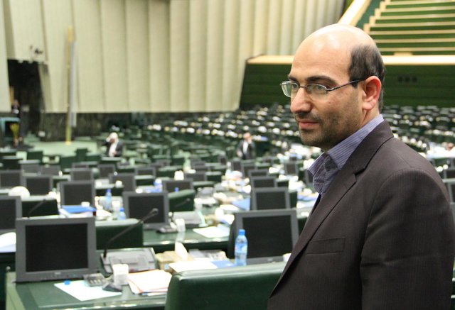 ابوترابی: باید وزیری جوان سکان وزارت کار را به دست بگیرد
