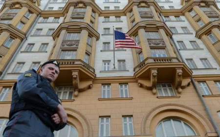 صندلی سفارت آمریکا در روسیه فعلا خاک می‌خورد