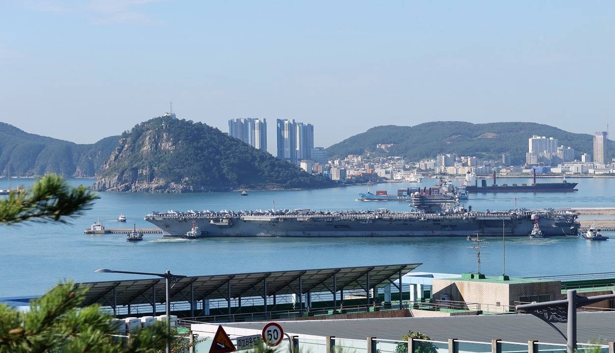 ناو هواپیمابر آمریکا برای مقابله با پیونگ یانگ وارد کره جنوبی شد