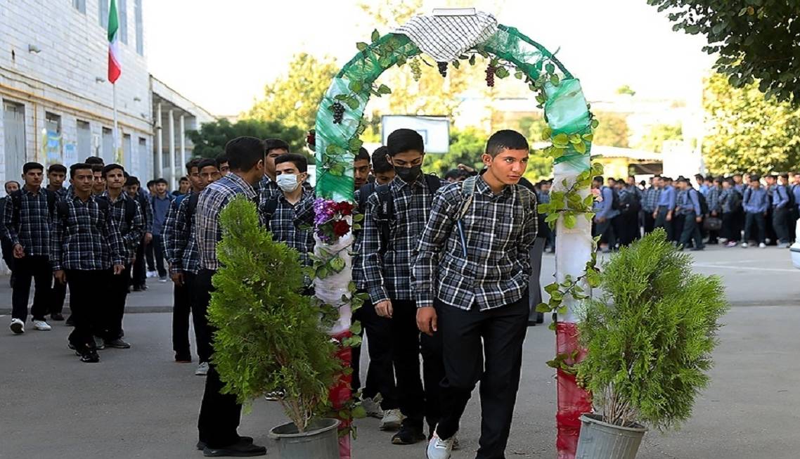 آموزش و پرورش: استفاده از ماسک برای دانش آموزان ضروری است