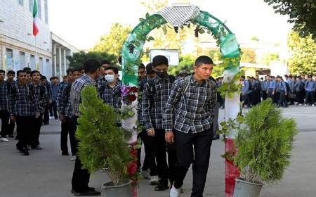 آموزش و پرورش: استفاده از ماسک برای دانش آموزان ضروری است