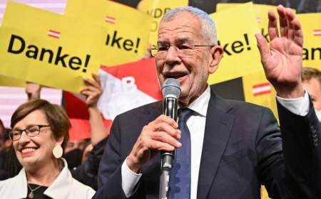 رئیس‌جمهور اتریش برای بار دوم پیروز انتخابات شد