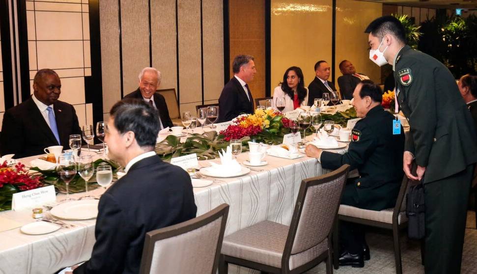 وزرای دفاع چین و آمریکا در کامبوج دیدار می‌کنند