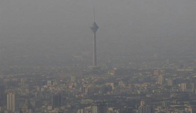 ۱۱ روز تنفس هوای آلوده طی آبان‌ماه در پایتخت