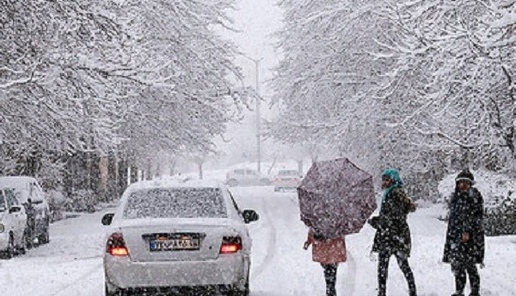 برف و باران در جاده‌های ۹ استان کشور