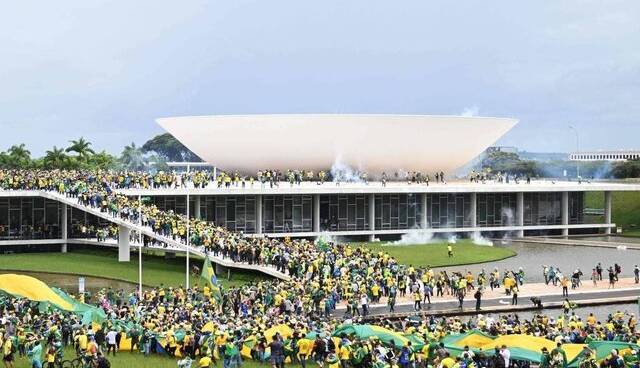 نیروهای امنیتی برزیل کنترل ریاست جمهوری و کنگره را دوباره در اختیار گرفتند