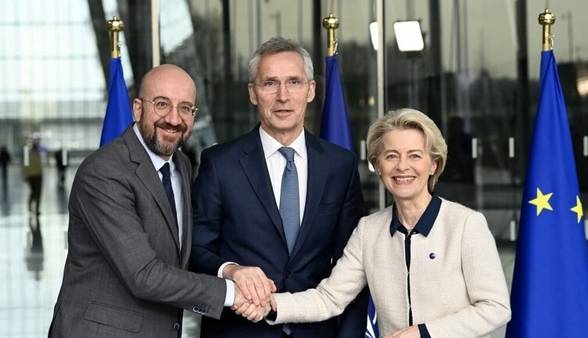 امضای توافق‌نامه همکاری میان ناتو و اتحادیه اروپا