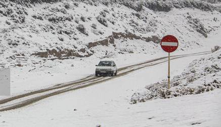 برف و باران در جاده‌های ۱۱ استان کشور