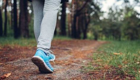 پنج دقیقه پیاده روی به ازای هر نیم ساعت نشستن کلید سلامتی است