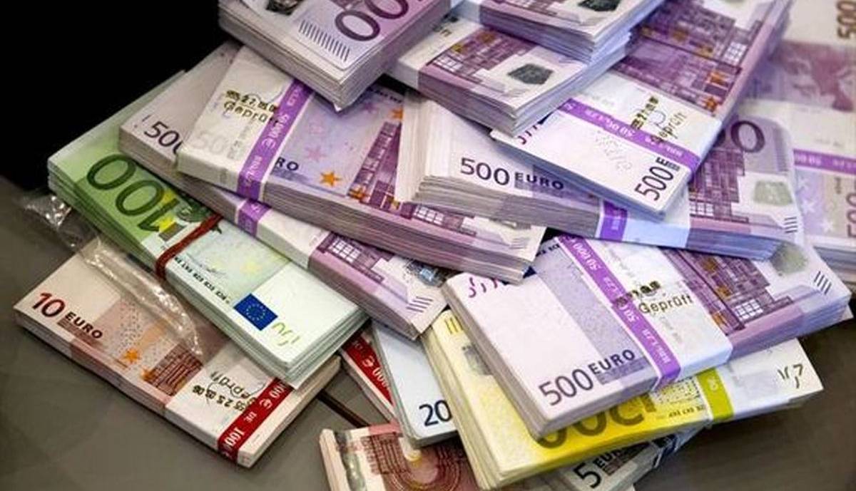 گشایش ارزی جدید؛ ۳۰۰ میلیون یورو از منابع بانک مرکزی ایران در عراق عرضه و معامله شد