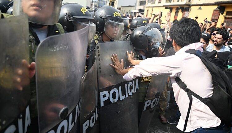 بحران سیاسی پرو؛ ارتش به حکومتِ در سایه متهم شد