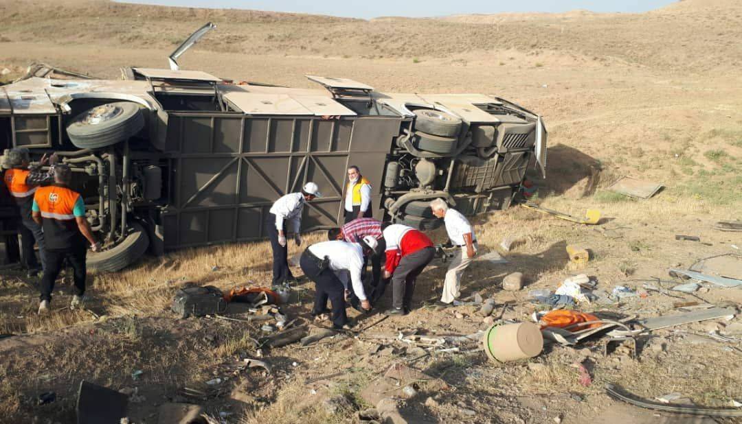 واژگونی اتوبوس در آزادراه زنجان به قزوین ۲۹ مصدوم برجا گذاشت