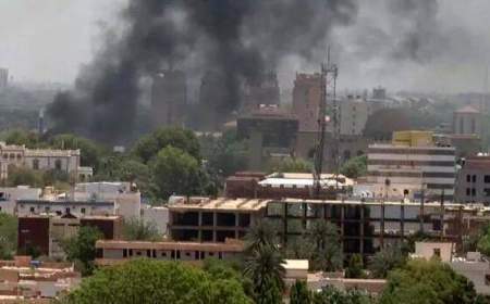 درگیری ها در سودان ادامه دارد؛ شنیده شدن صدای انفجار در اطراف کاخ ریاست جمهوری