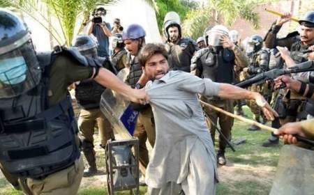 8 کشته و 290 زخمی در اعتراضات خشونت‌بار پاکستان