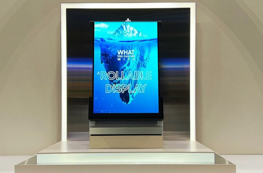 سامسونگ از اولین نمایشگر 12.4 اینچی رول‌شونده OLED خود رونمایی کرد
