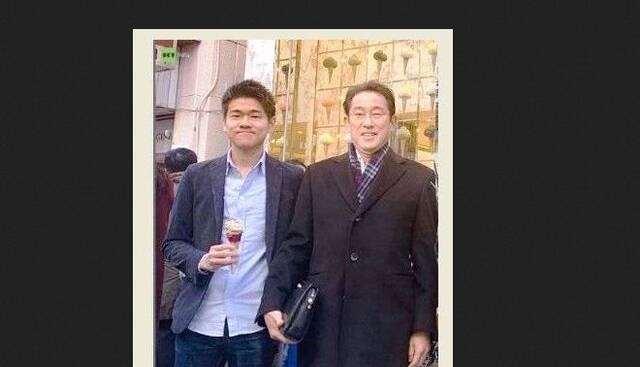 نخست‌وزیر ژاپن پسرش را برکنار کرد