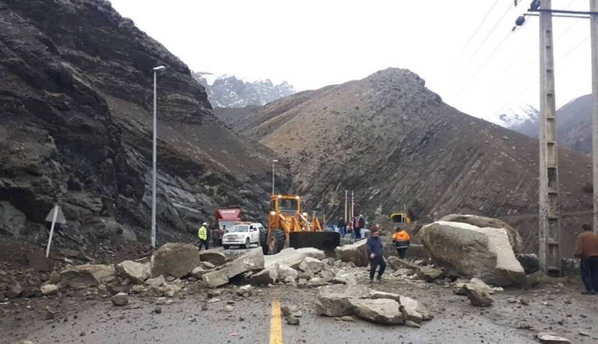 جاده چالوس همچنان مسدود است