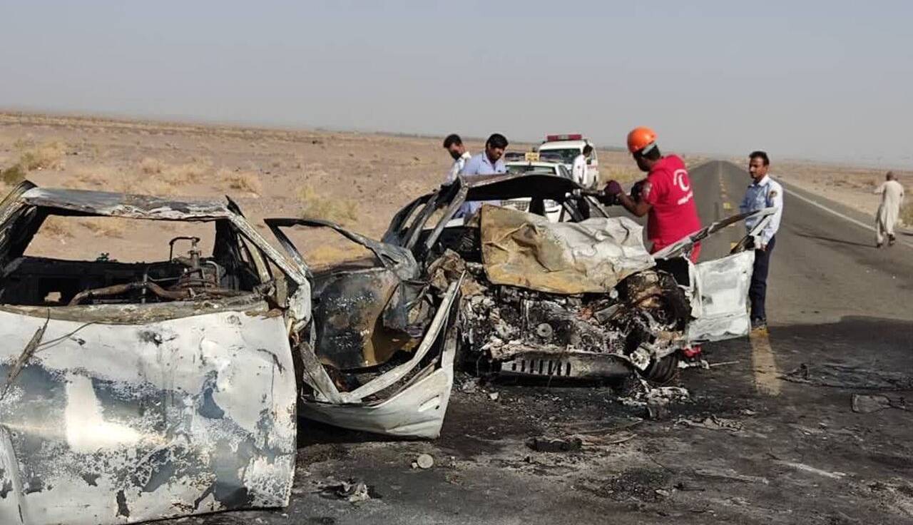 پنج سرنشین حادثه رانندگی ریگان - ایرانشهر در آتش سوختند