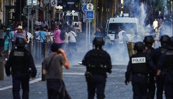 اسپوتنیک: خسارات اعتراضات فرانسه به ۷۱۵ میلیون دلار رسیده است