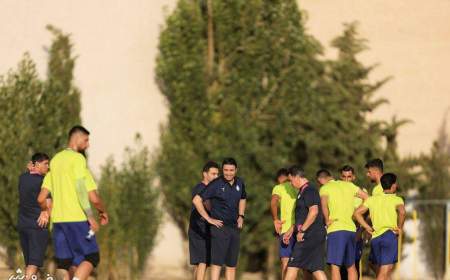 کاهش داوطلبانه قراردادها در استقلال