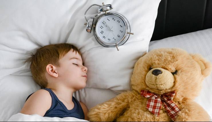 پیش از شروع مدارس، ساعت خواب کودکان را تنظیم کنید