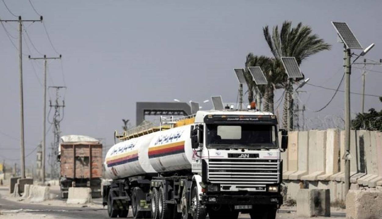 کامیون‌های سوخت سازمان ملل در راه غزه