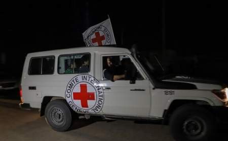 تحویل پنجمین گروه از اسیران اسرائیلی از غزه به صلیب سرخ