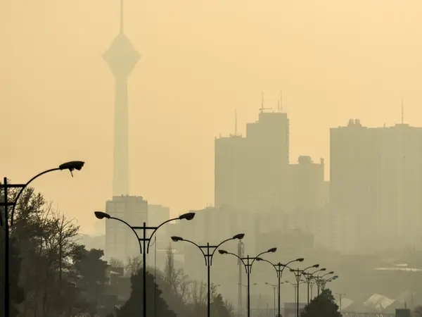 رئیس سازمان محیط زیست: آلودگی هوا حداقل 10سال دیگر برطرف می شود