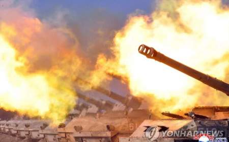کره‌شمالی برای دومین روز متوالی به سوی کره جنوبی گلوله توپ شلیک کرد