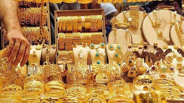 رئیس اتحادیه طلا و جواهر تاکید کرد: پرداخت مالیات در خرید طلا تنها برای اجرت و سود