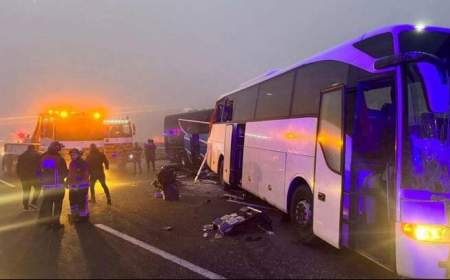 مصدومیت 17 نفر بر اثر تصادف تریلی و اتوبوس