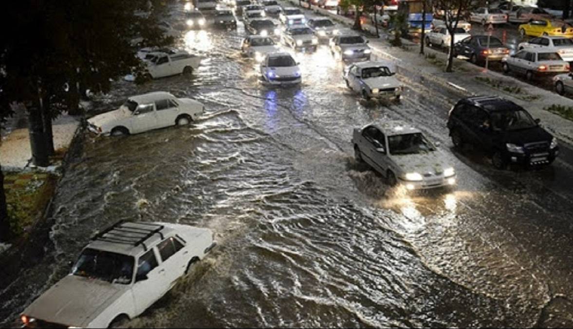 آخرین وضعیت جوی و ترافیکی کشور؛ بارش باران در جاده های 10 استان و ترافیک در محورهای شمالی