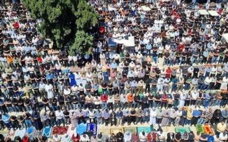 ۱۲۰ هزار فلسطینی آخرین نماز جمعه ماه رمضان را در مسجدالاقصی اقامه کردند