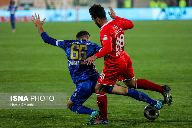 تنها استقلال و پرسپولیس برای قهرمانی می‌جنگند