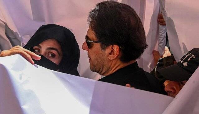 همسر عمران خان از حصر خانگی به زندان منتقل می‌شود